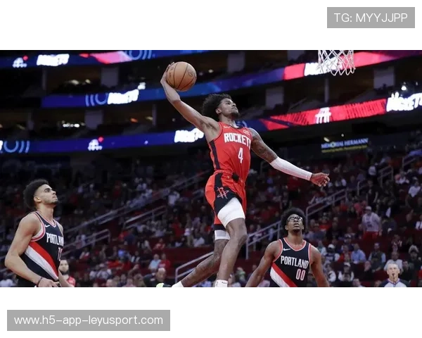 NBA巨星突破后风车暴扣,点燃全场狂潮! NBA巨星突破后风车暴扣,点燃全场狂潮!